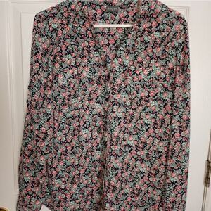 New York & Company M Mlticlrd Buttonup LslvsPockets Floral V-Neck Women's Shirt.